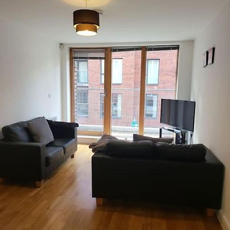 Awesome 1 Bedroom Apartment Манчестър Екстериор снимка